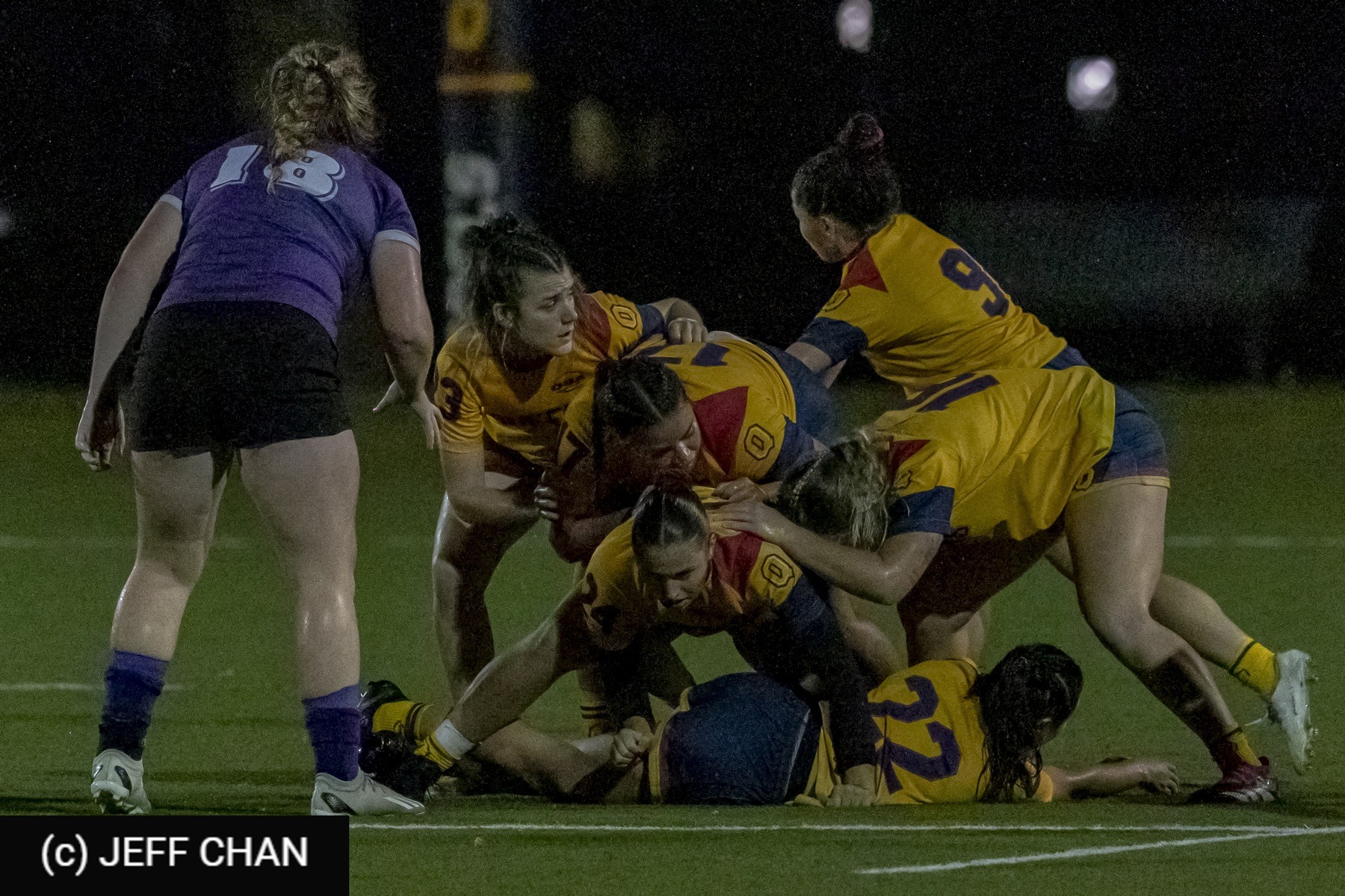  Queen's University - University of Western Ontario - Rugby - OUA 2023 Queen's (W) vs Western Semi (#OUW23QWWE10) Photo by: Jeff Chan | Siuxy Sports 2023-10-20
