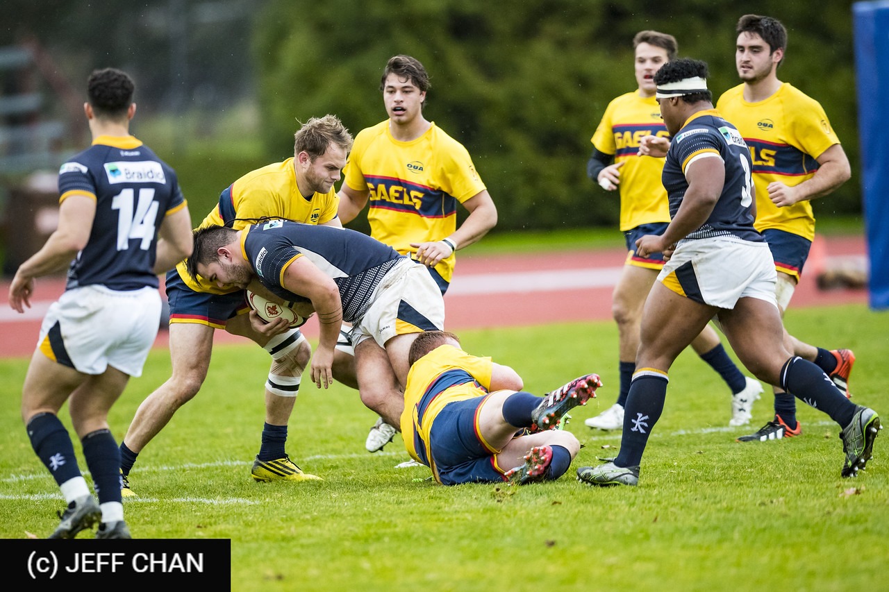 Tristan RUSE - Mihai RUSU - Dylan YOUNG -  Queen's University - University of British Columbia - Rugby - CANUMENS 2018 - Queen's U vs U British Columbia - Gold Game by Jeff Chan (#CANUMENS1809) Photo by: Jeff Chan | Siuxy Sports 2018-11-25