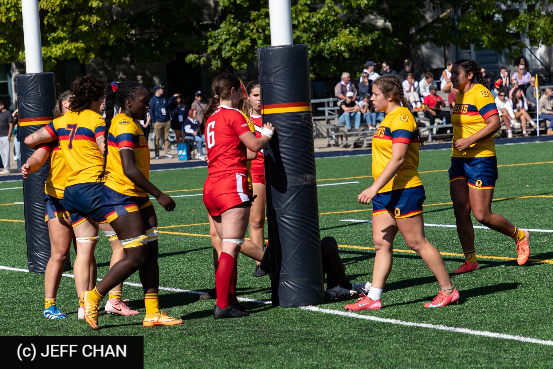  Queen's University - York University - Rugby - OUA 2025 Queen's (W) vs York (#OUW25QWYO09) Photo by: Jeff Chan | Siuxy Sports 2025-09-06