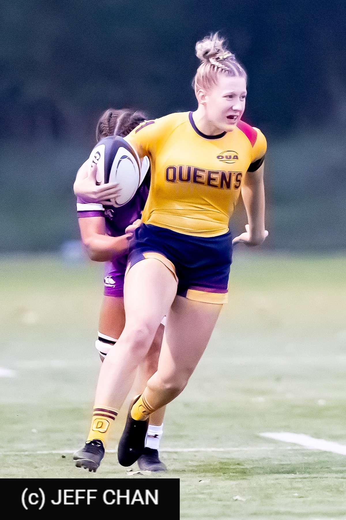  Queen's University - University of Western Ontario - Rugby - OUA 2024 Queen's (W) vs Western (#OUW24QWWE09) Photo by: Jeff Chan | Siuxy Sports 2024-09-27