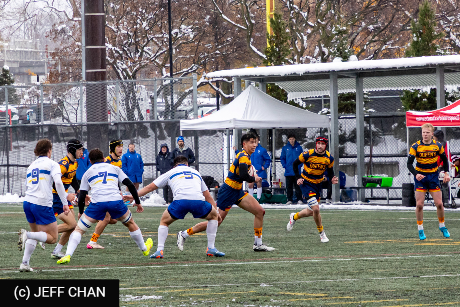 Marcus D'ACRE -  Queen's University - University of Victoria - Rugby - CANUMENS 2025 - Queen's University vs University of Victoria - Game#1 by Jeff Chan (#CANUMENS2581) Photo by: Jeff Chan | Siuxy Sports 2025-11-12