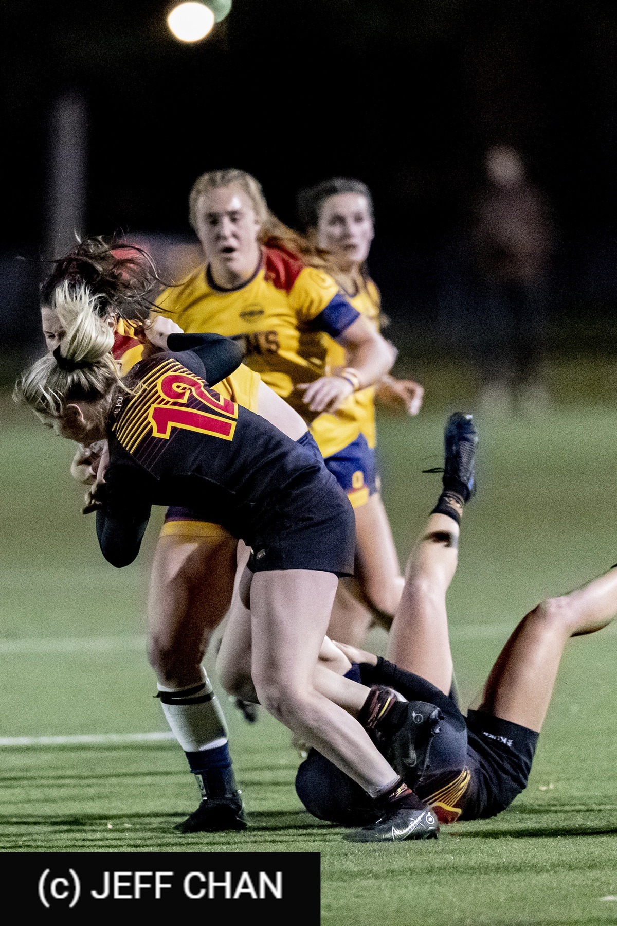  Queen's University - University of Guelph - Rugby - OUA 2022 Queen's (W) vs Guelph Champions (#OUW22QWGU10) Photo by: Jeff Chan | Siuxy Sports 2022-10-28