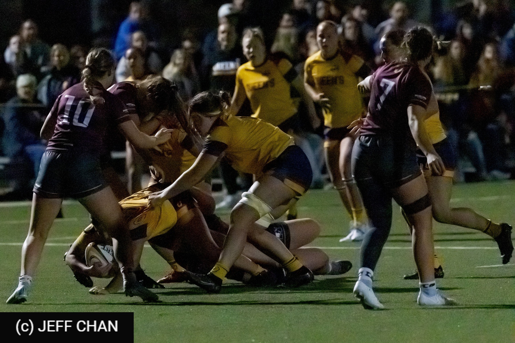  Queen's University - McMaster University - Rugby - OUA 2024 Queen's (W) vs McMaster (#OUW24QWMC10) Photo by: Jeff Chan | Siuxy Sports 2024-10-05