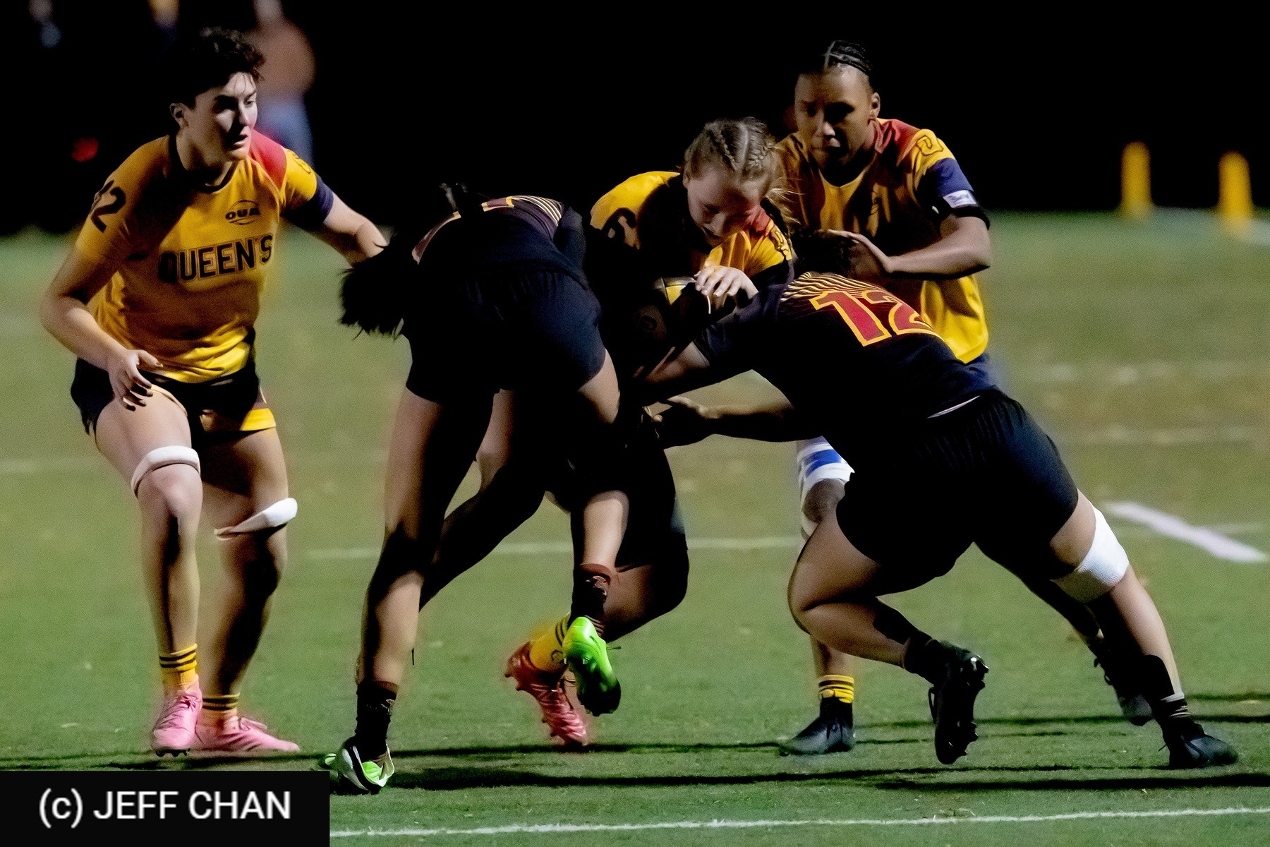  Queen's University - University of Guelph - Rugby - OUA 2024 Queen's (W) vs Guelph (#OUW24QWGU10) Photo by: Jeff Chan | Siuxy Sports 2024-10-25