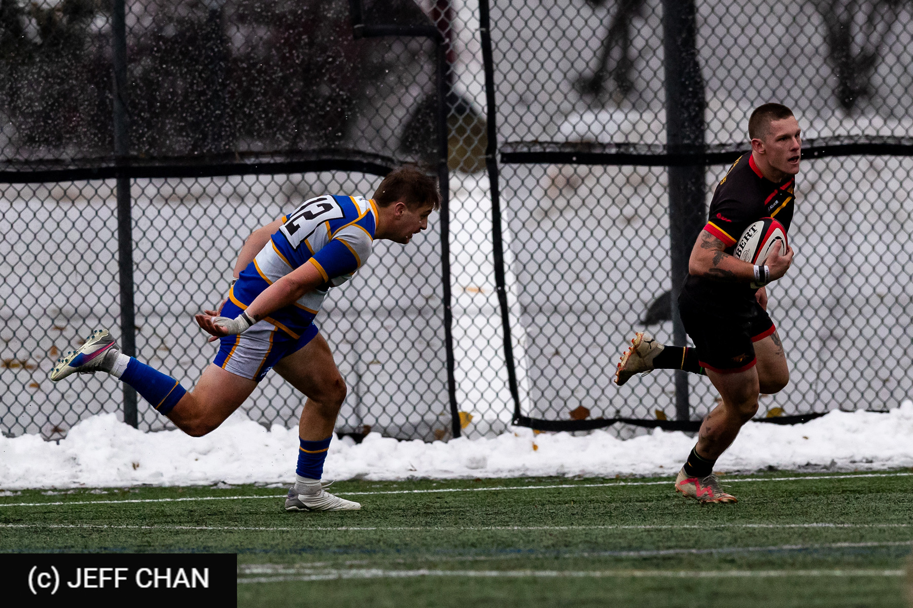  University of Guelph - University of British Columbia Okanagan - Rugby - CANUMENS 2025 - University of Guelph v University of British Columbia Okanagan - Game#2 by Jeff Chan (#CANUMENS2572) Photo by: Jeff Chan | Siuxy Sports 2025-11-12