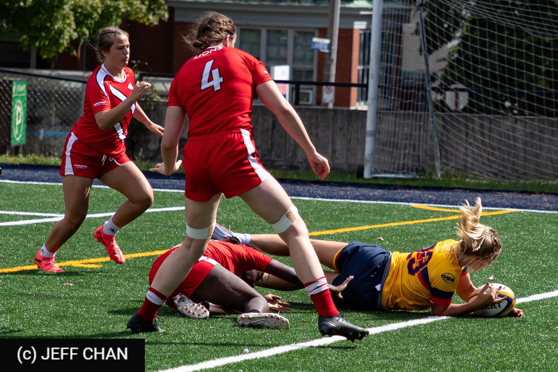  Queen's University - York University - Rugby - OUA 2025 Queen's (W) vs York (#OUW25QWYO09) Photo by: Jeff Chan | Siuxy Sports 2025-09-06