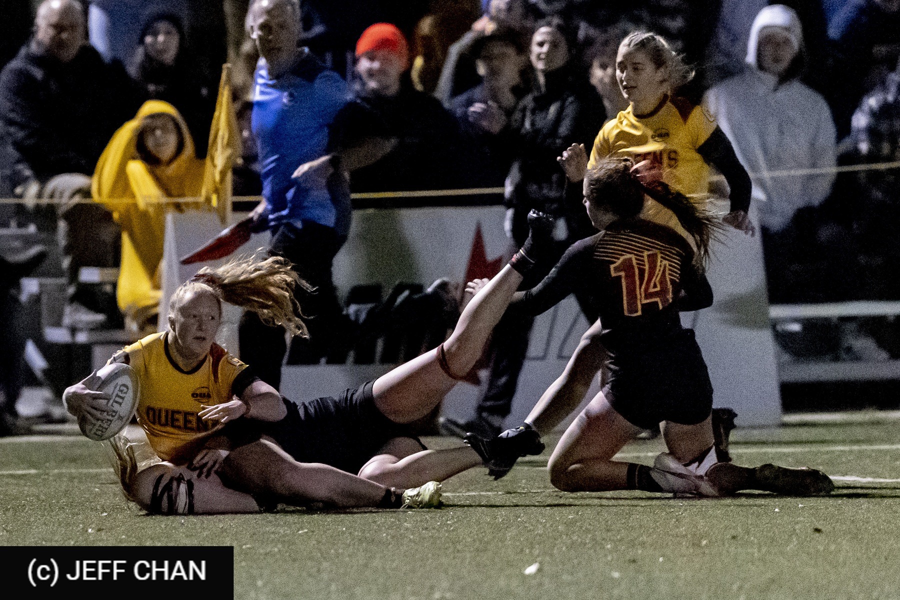  Queen's University - University of Guelph - Rugby - OUA 2022 Queen's (W) vs Guelph Champions (#OUW22QWGU10) Photo by: Jeff Chan | Siuxy Sports 2022-10-28