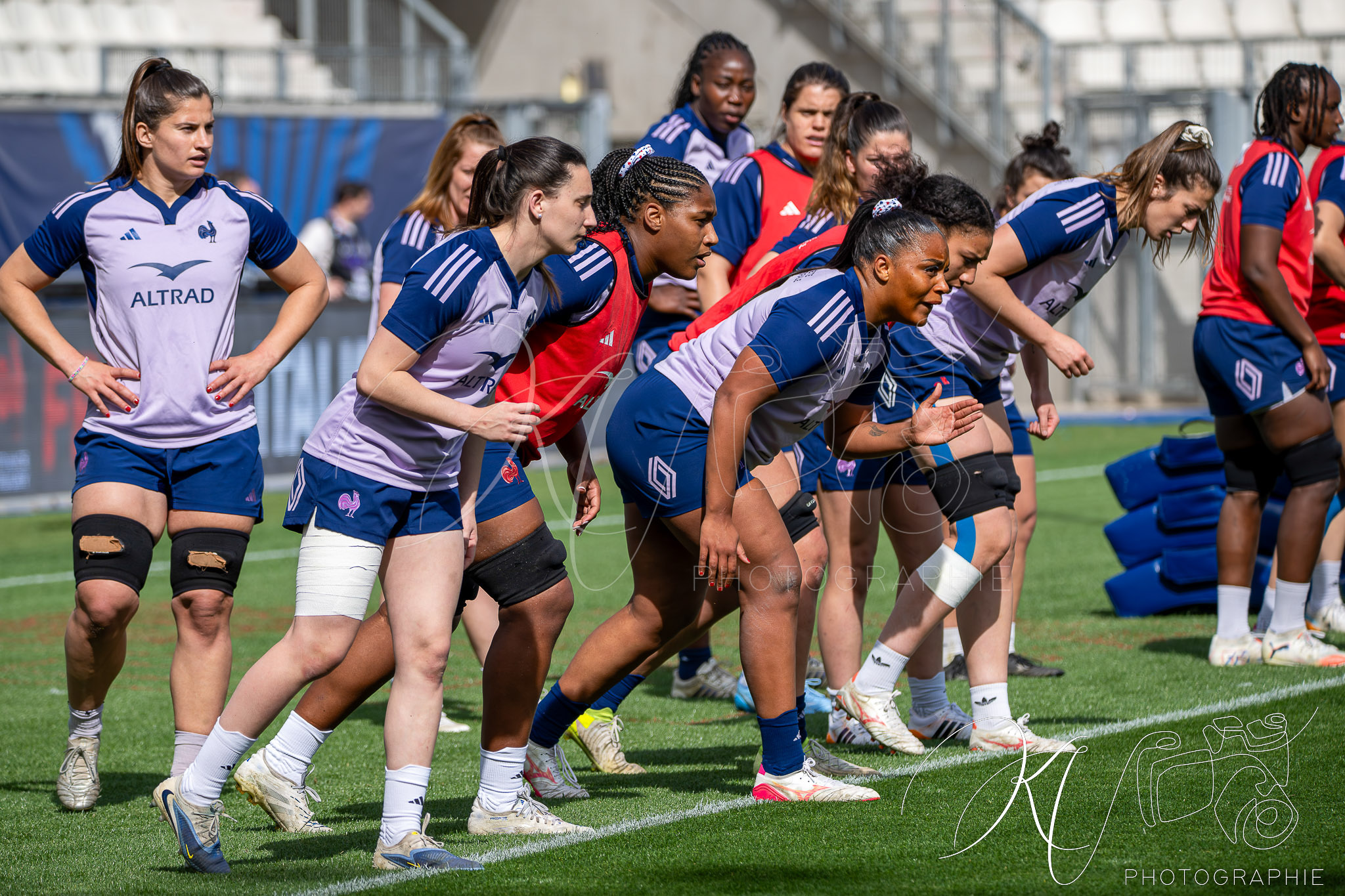 Axelle BERTHOUMIEU -  Équipe feminin de France de rugby à XV -  - Rugby - FFR 2026 - Équipe féminin de France de Rugby - Captain Run - Stade des Alpes (#FFR26EFRXVC04) Photo by: Karine Valentin | Siuxy Sports 2026-04-10