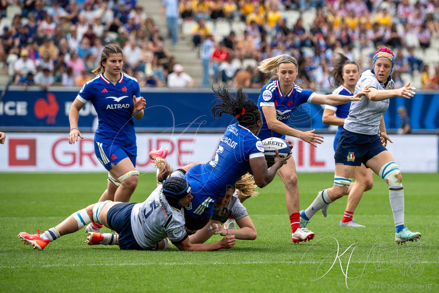 Axelle BERTHOUMIEU - Aubane ROUSSET -  Équipe feminin de France de rugby à XV - Nazionale di rugby a 15 dell'Italia (F) - Rugby - 6 Nations 2026 W - France vs Italy (#6NW26FRIT04) Photo by: Karine Valentin | Siuxy Sports 2026-04-11