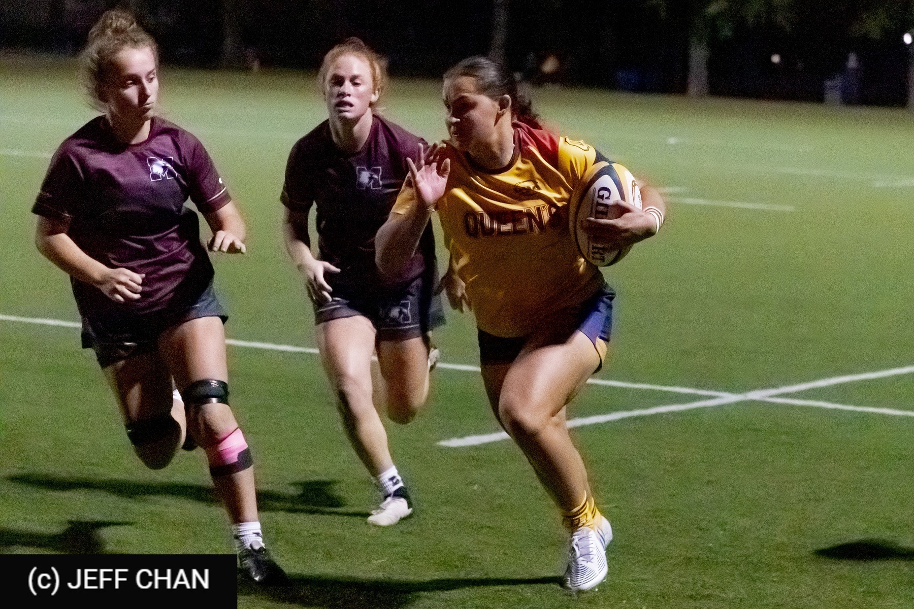  Queen's University - McMaster University - Rugby - OUA 2024 Queen's (W) vs McMaster (#OUW24QWMC10) Photo by: Jeff Chan | Siuxy Sports 2024-10-05