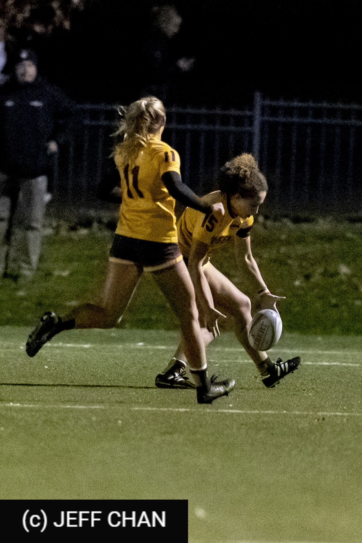  Queen's University - University of Guelph - Rugby - OUA 2022 Queen's (W) vs Guelph Champions (#OUW22QWGU10) Photo by: Jeff Chan | Siuxy Sports 2022-10-28