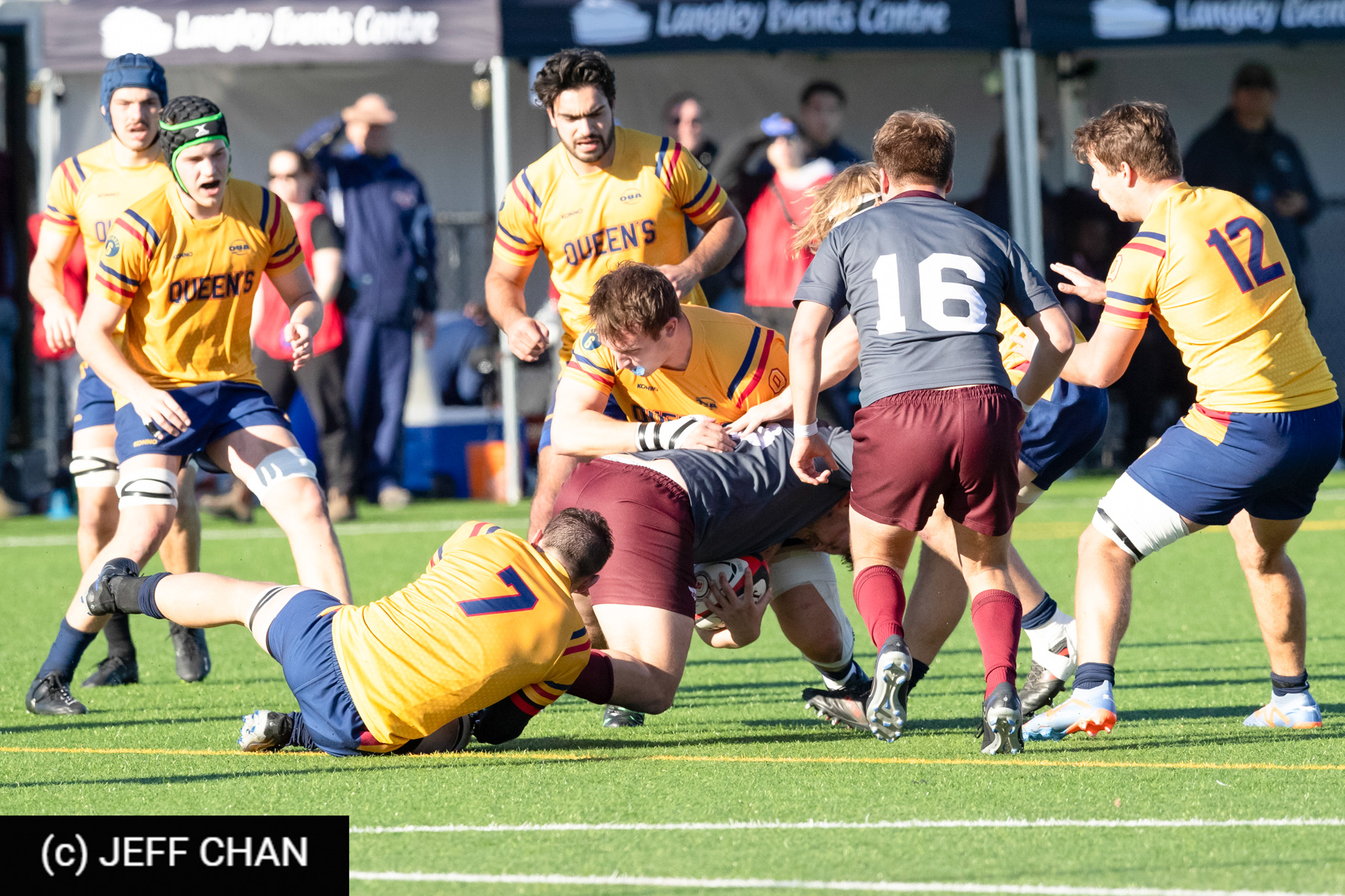 Simon BURNS - Dennis GIANACOPOULOS -  Queen's University - Université Ottawa - Rugby - CANUMENS 2023 - Semi final - Queen's vs U Ottawa by Jeff Chan (#CANUMENS2305) Photo by: Jeff Chan | Siuxy Sports 2023-11-17