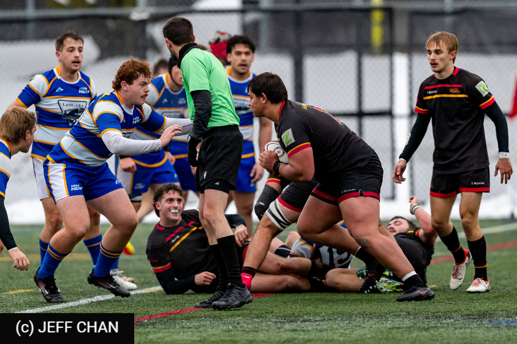 Oliver ALPE - Brenden BLACK -  University of Guelph - University of British Columbia Okanagan - Rugby - CANUMENS 2025 - University of Guelph v University of British Columbia Okanagan - Game#2 by Jeff Chan (#CANUMENS2572) Photo by: Jeff Chan | Siuxy Sports 2025-11-12