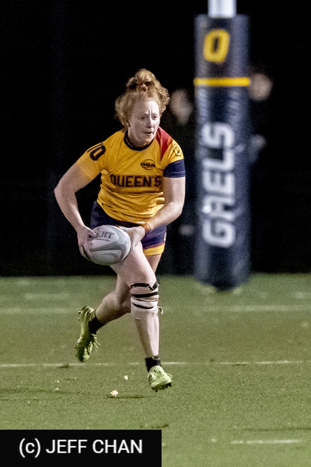  Queen's University - University of Guelph - Rugby - OUA 2022 Queen's (W) vs Guelph Champions (#OUW22QWGU10) Photo by: Jeff Chan | Siuxy Sports 2022-10-28