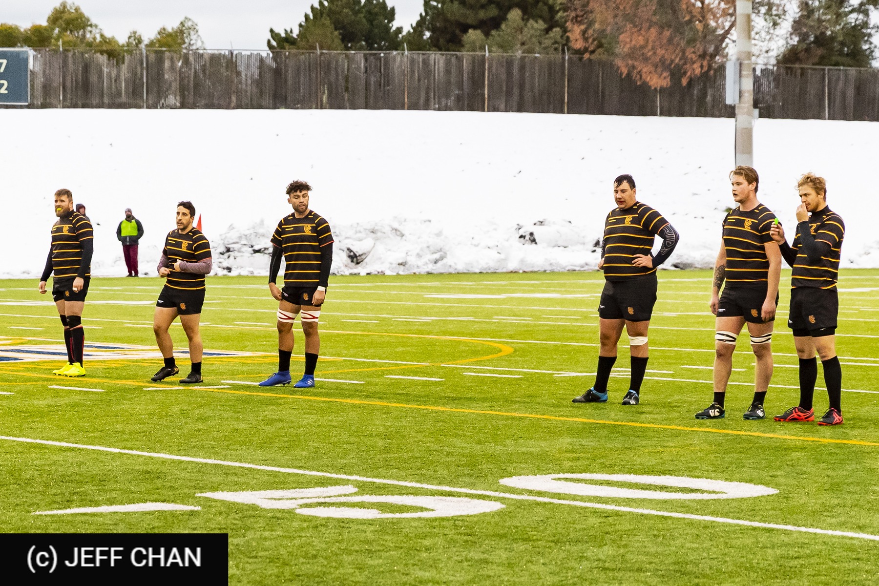 Oliver BUCKNER - Simon MCDUFFIE - Matthew SIRRIANNI -  Memorial University of Newfoundland - University of Calgary - Rugby - CANUMENS 2022 - Memorial U vs Calgary -  by Jeff Chan (#CANUMENS2205) Photo by: Jeff Chan | Siuxy Sports 2022-12-02