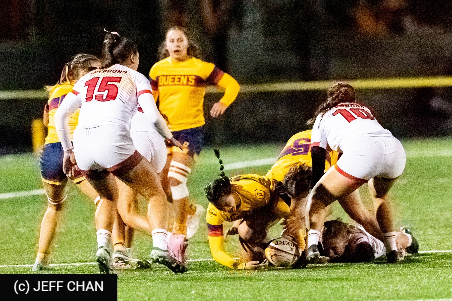  Queen's University - University of Guelph - Rugby - OUA 2025 Queen's (W) vs Guelph (#OUW25QWGU10) Photo by: Jeff Chan | Siuxy Sports 2025-10-24