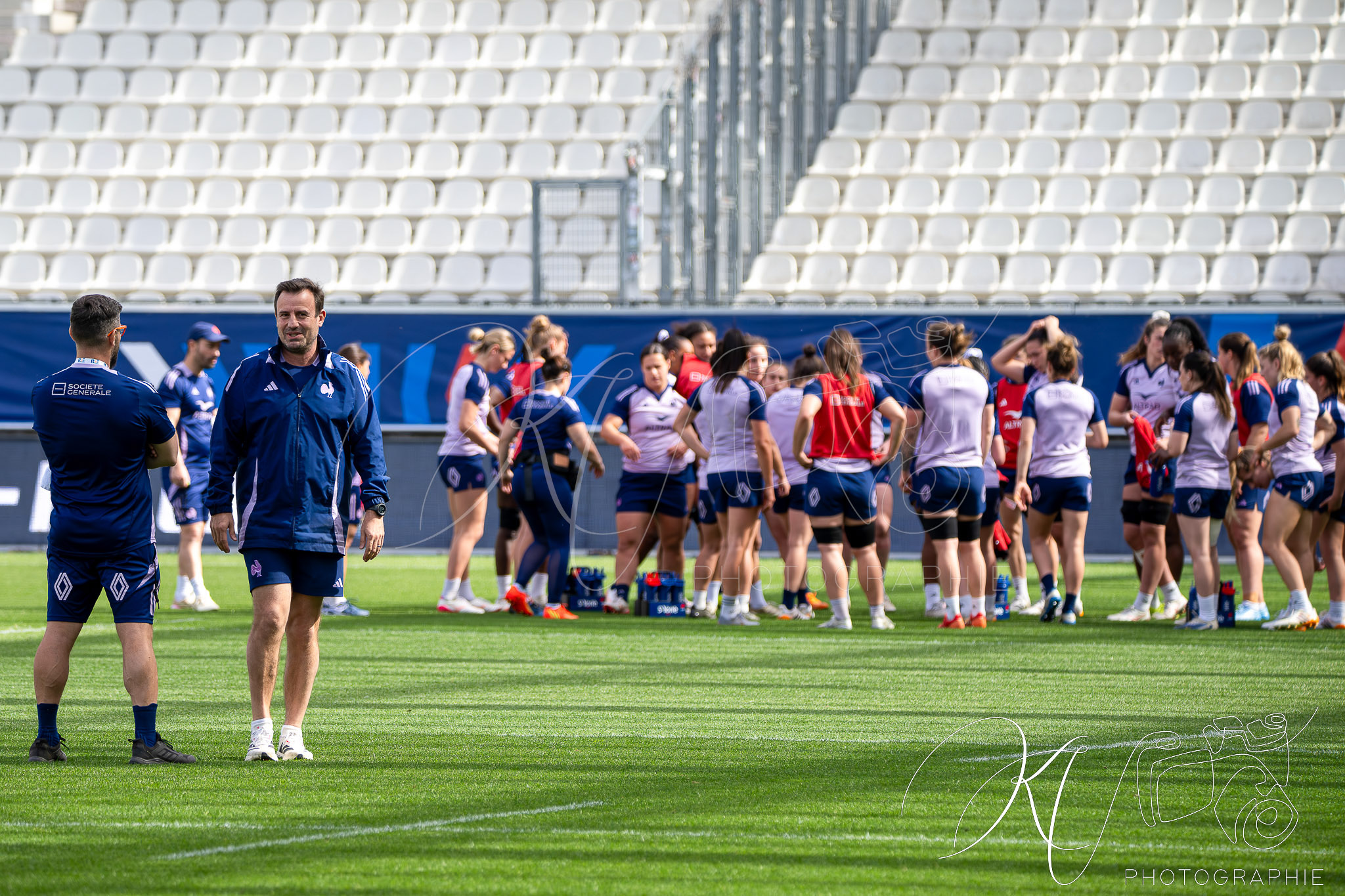  Équipe feminin de France de rugby à XV -  - Rugby - FFR 2026 - Équipe féminin de France de Rugby - Captain Run - Stade des Alpes (#FFR26EFRXVC04) Photo by: Karine Valentin | Siuxy Sports 2026-04-10