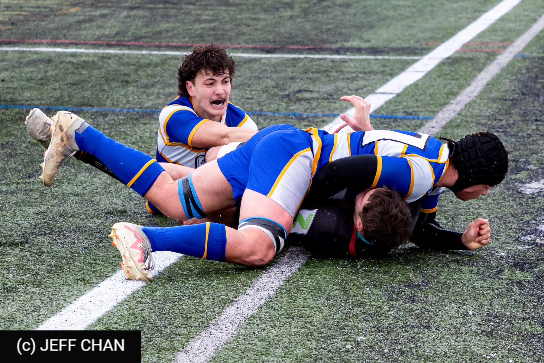  University of Guelph - University of British Columbia Okanagan - Rugby - CANUMENS 2025 - University of Guelph v University of British Columbia Okanagan - Game#2 by Jeff Chan (#CANUMENS2572) Photo by: Jeff Chan | Siuxy Sports 2025-11-12