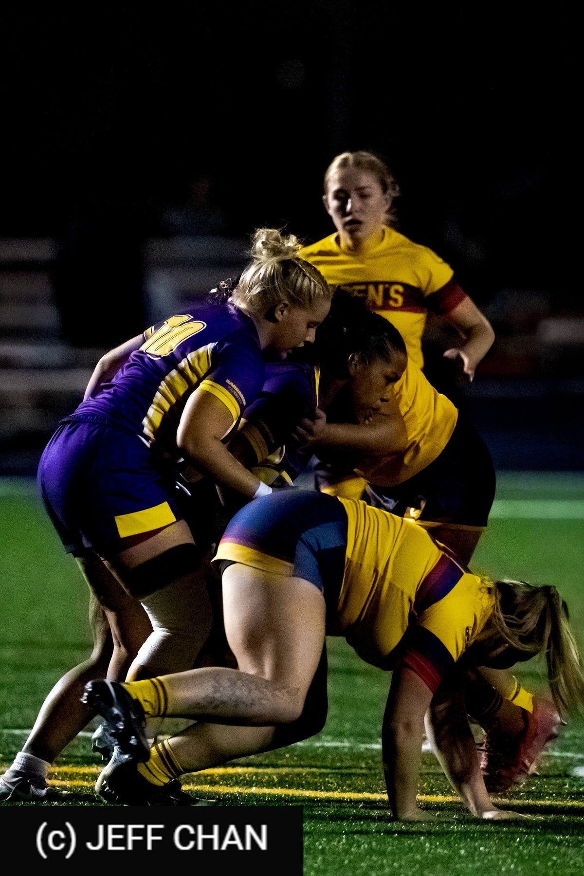  Queen's University - Wilfrid Laurier University - Rugby - OUA 2025 Queen's (W) vs Laurier (#OUW25QWLA10) Photo by: Jeff Chan | Siuxy Sports 2025-10-17