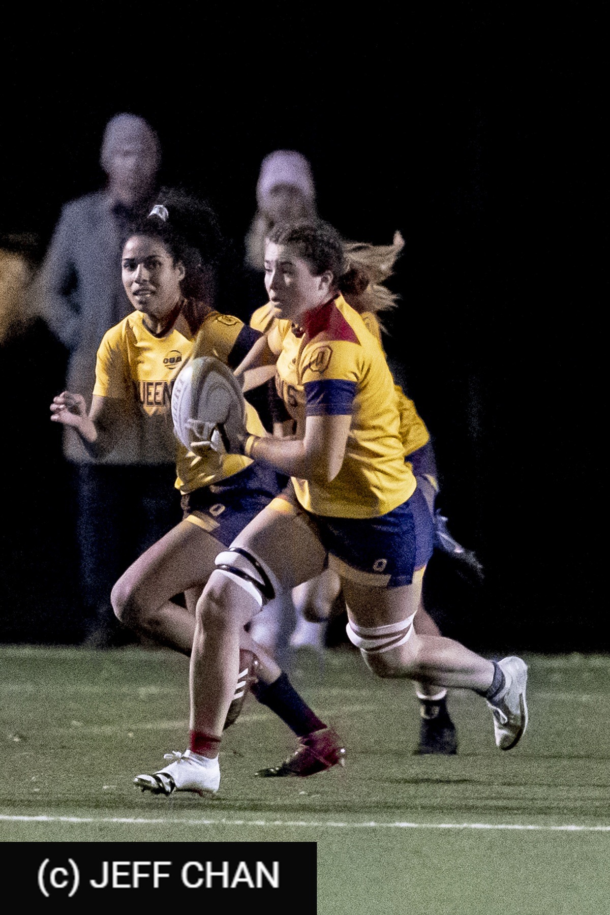  Queen's University - University of Guelph - Rugby - OUA 2022 Queen's (W) vs Guelph Champions (#OUW22QWGU10) Photo by: Jeff Chan | Siuxy Sports 2022-10-28