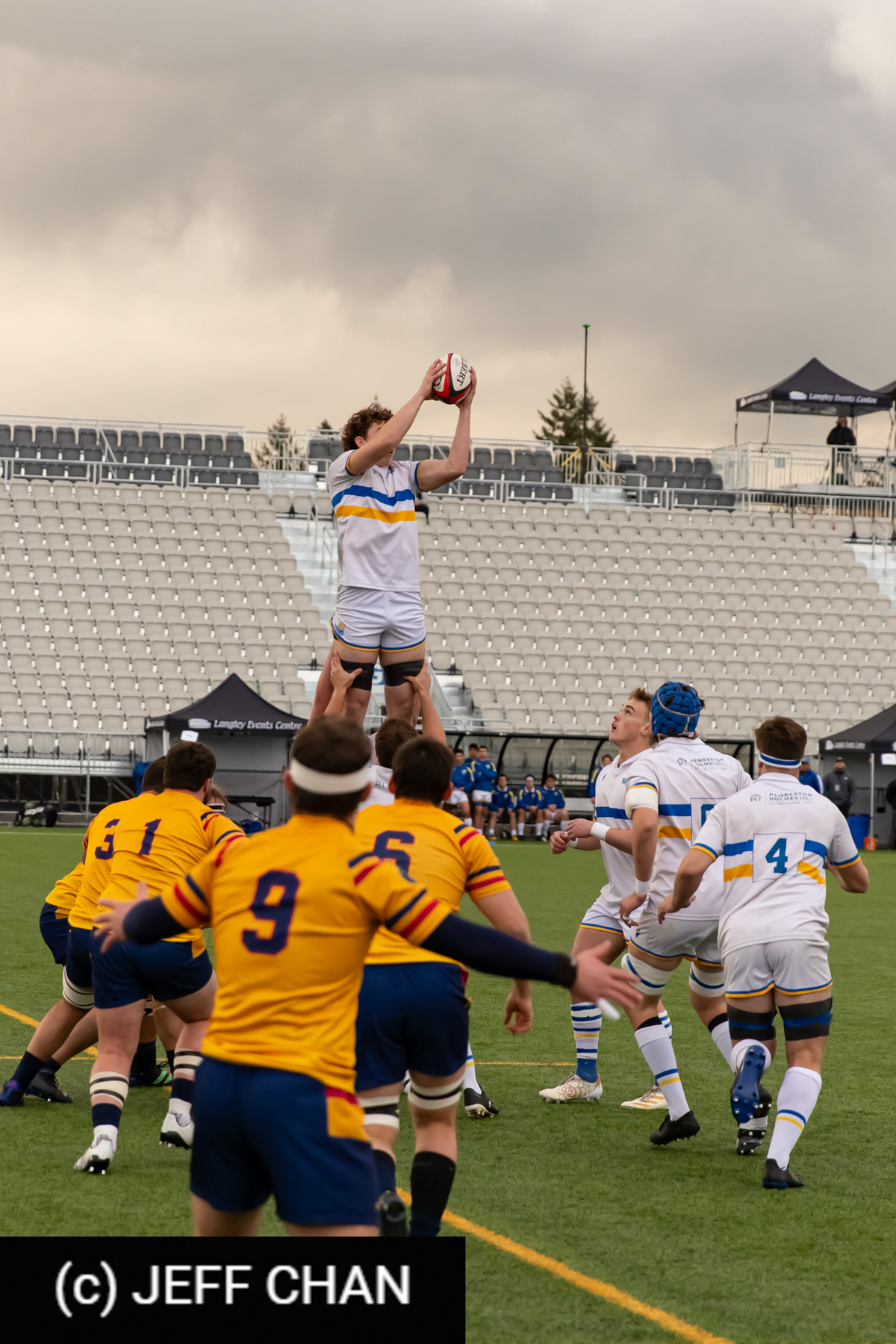  Queen's University - University of Victoria - Rugby - CANUMENS 2023 - Quarter final - Queen's vs UVic by Jeff Chan (#CANUMENS2301) Photo by: Jeff Chan | Siuxy Sports 2023-11-15
