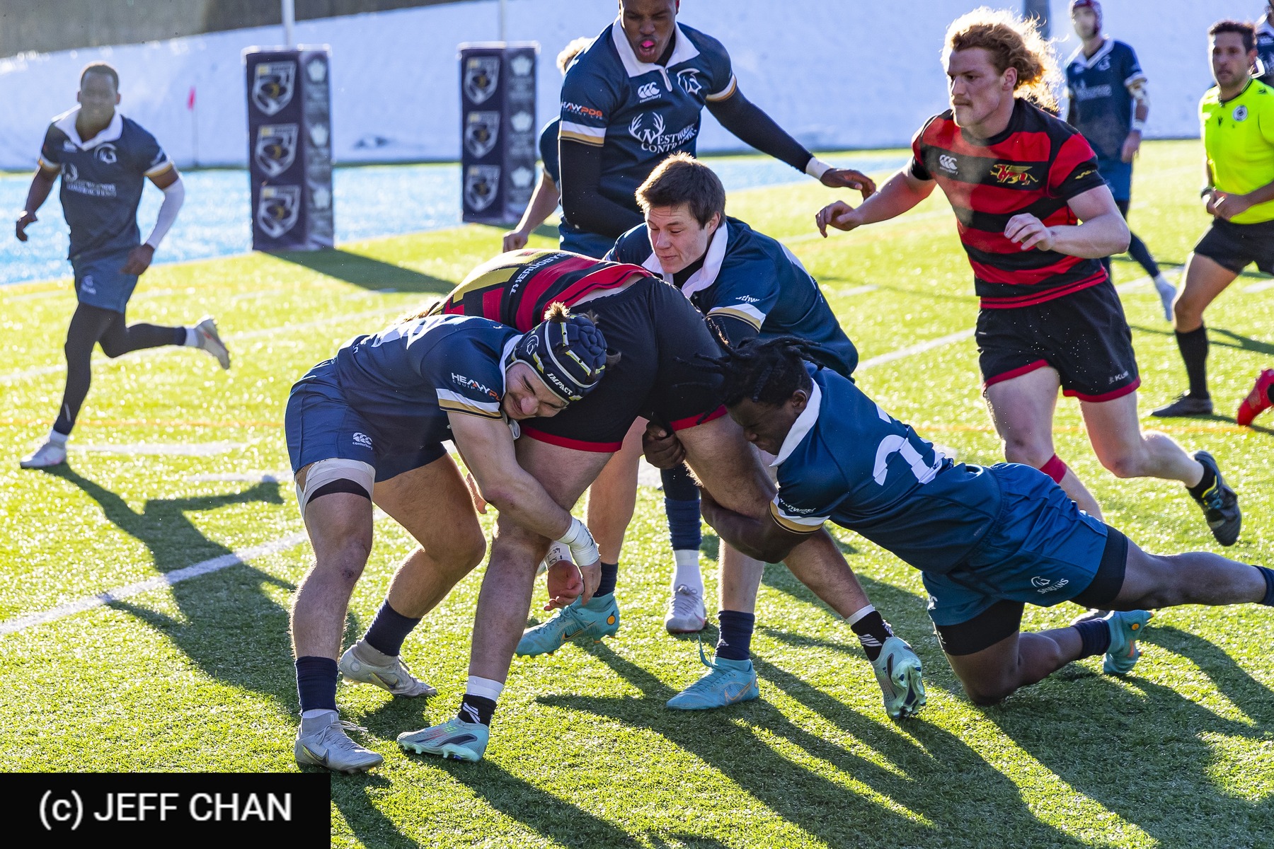 Tamilore AWONUSI - Fynn MURPHY -  University of Guelph - Trinity Western University - Rugby - CANUMENS 2022 - Guelph vs Trinity Western U - Bronze Game  by Jeff Chan (#CANUMENS2211) Photo by: Jeff Chan | Siuxy Sports 2022-12-04