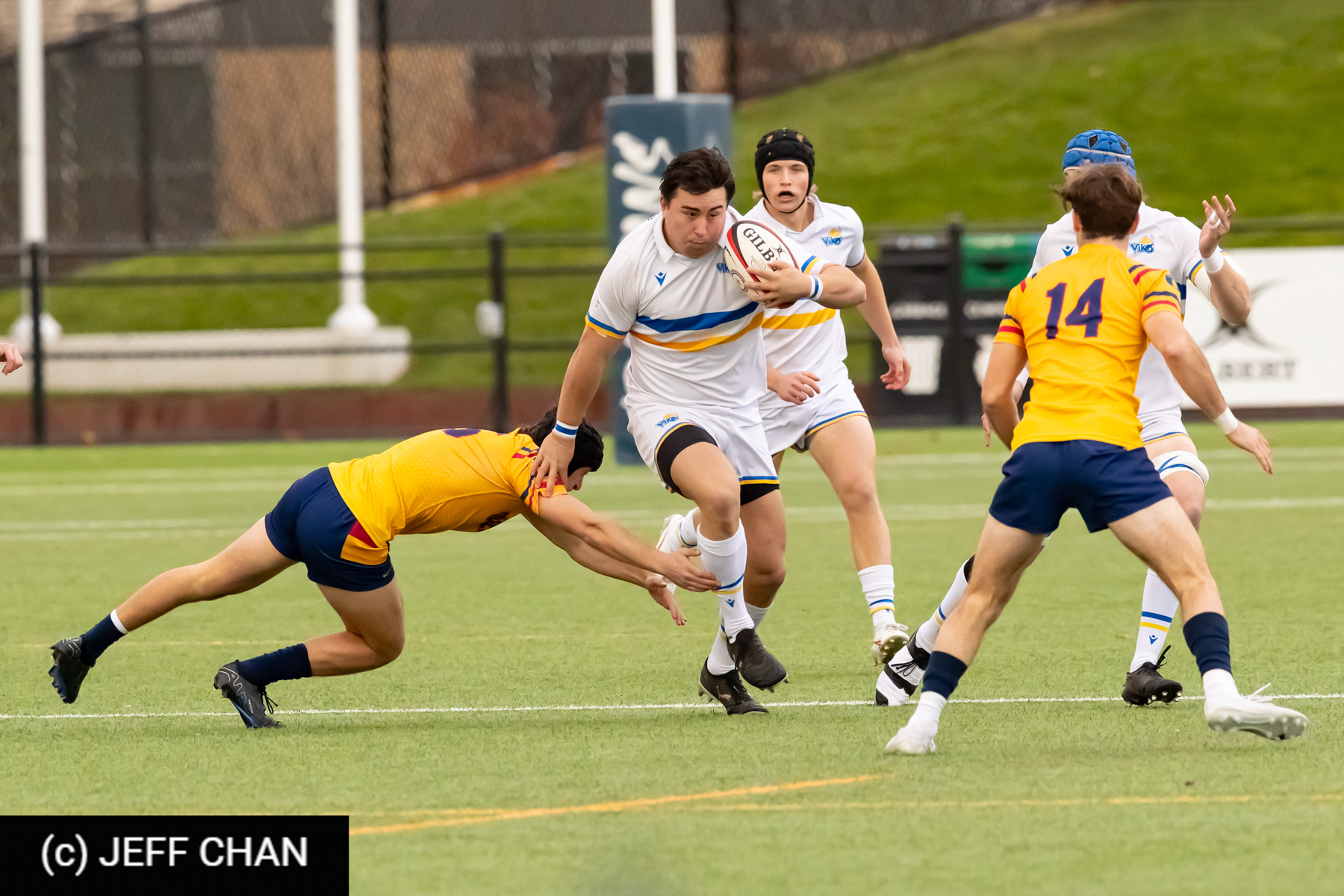 Alex GAMAGE - Brendan KIM -  Queen's University - University of Victoria - Rugby - CANUMENS 2023 - Quarter final - Queen's vs UVic by Jeff Chan (#CANUMENS2301) Photo by: Jeff Chan | Siuxy Sports 2023-11-15