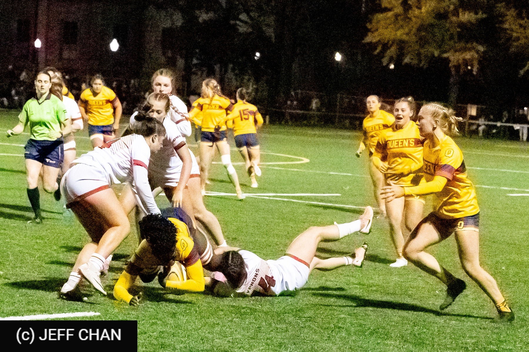  Queen's University - University of Guelph - Rugby - OUA 2025 Queen's (W) vs Guelph (#OUW25QWGU10) Photo by: Jeff Chan | Siuxy Sports 2025-10-24