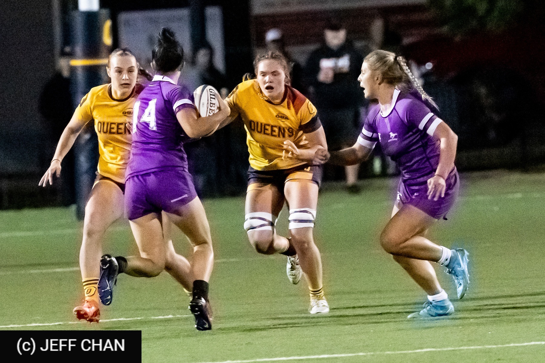  Queen's University - University of Western Ontario - Rugby - OUA 2024 Queen's (W) vs Western (#OUW24QWWE10) Photo by: Jeff Chan | Siuxy Sports 2024-10-18