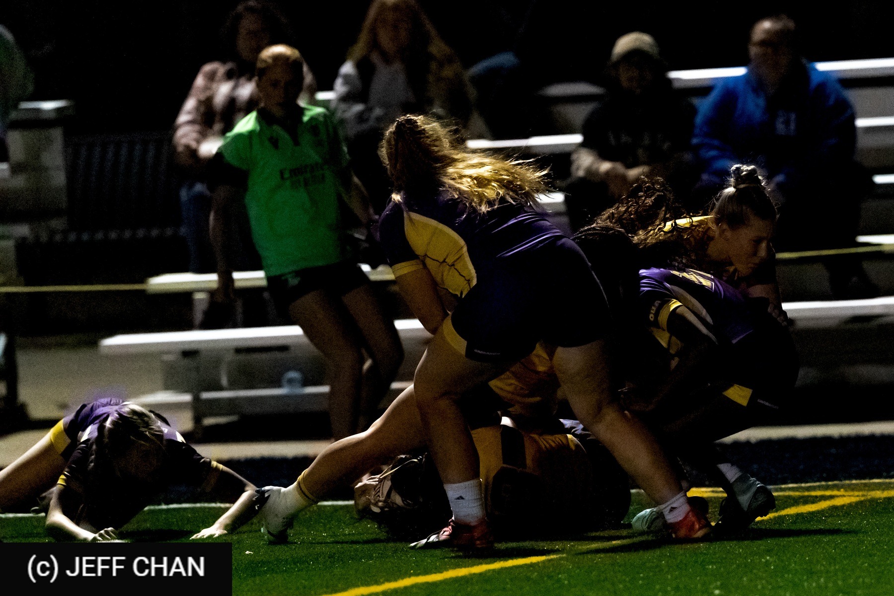  Queen's University - Wilfrid Laurier University - Rugby - OUA 2025 Queen's (W) vs Laurier (#OUW25QWLA10) Photo by: Jeff Chan | Siuxy Sports 2025-10-17