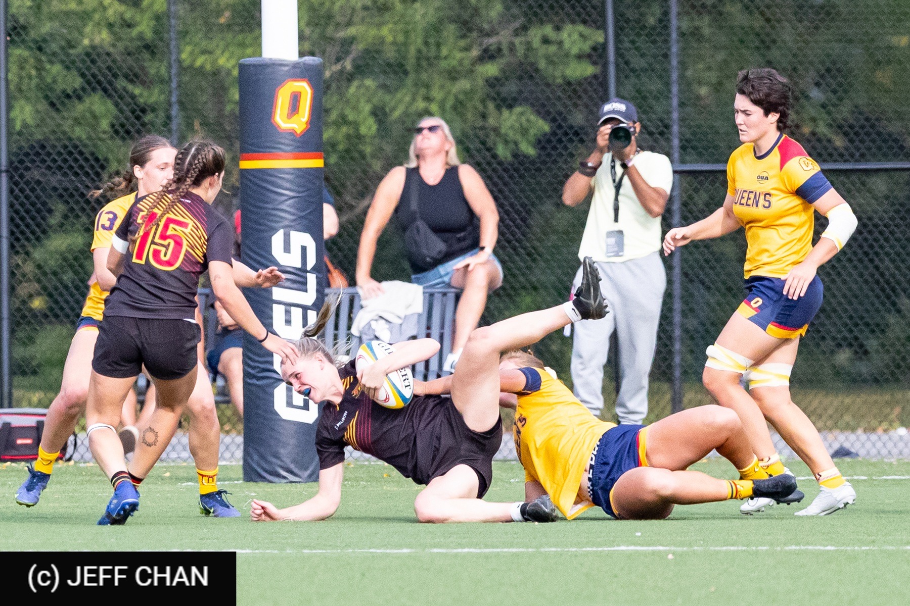  Queen's University - University of Guelph - Rugby - OUA 2023 Queen's (W) vs Guelph (#OUW23QWGU09) Photo by: Jeff Chan | Siuxy Sports 2023-09-23