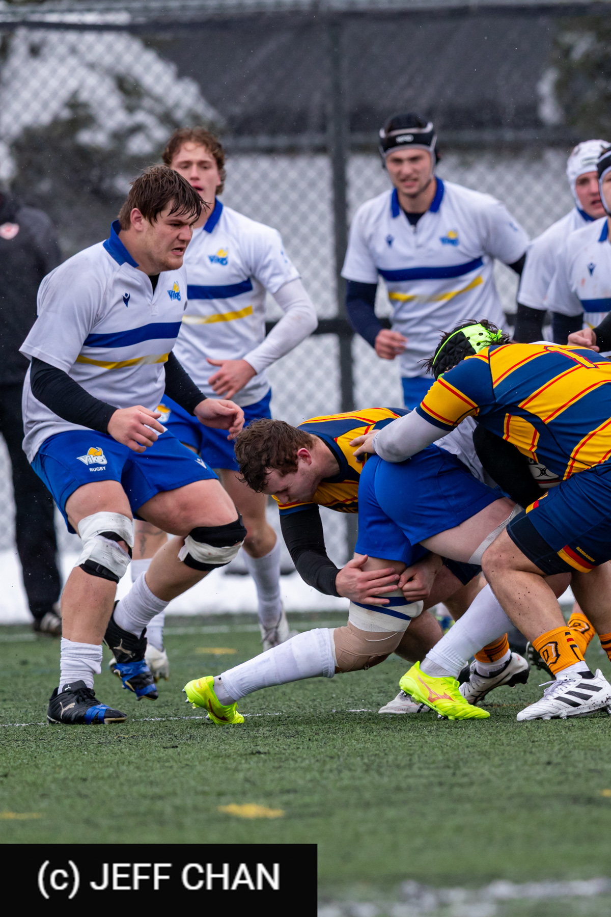 Nicolas WILLEY -  Queen's University - University of Victoria - Rugby - CANUMENS 2025 - Queen's University vs University of Victoria - Game#1 by Jeff Chan (#CANUMENS2581) Photo by: Jeff Chan | Siuxy Sports 2025-11-12