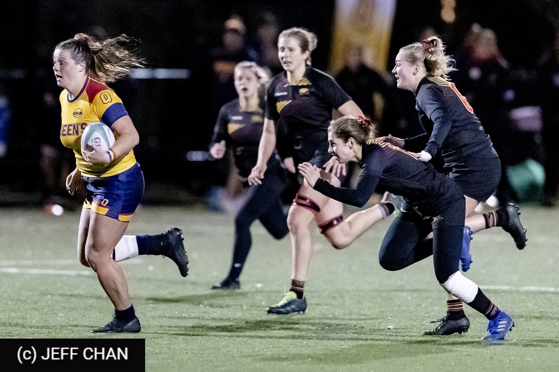  Queen's University - University of Guelph - Rugby - OUA 2022 Queen's (W) vs Guelph Champions (#OUW22QWGU10) Photo by: Jeff Chan | Siuxy Sports 2022-10-28