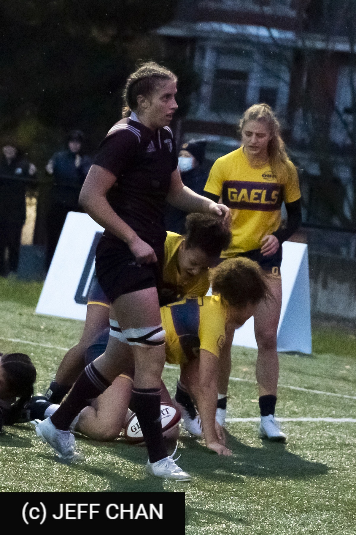  Queen's University - Université Ottawa - Rugby - 2021 Queen's (W) vs Ottawa Nationals (#RU21QWOT11) Photo by: Jeff Chan | Siuxy Sports 2021-11-01