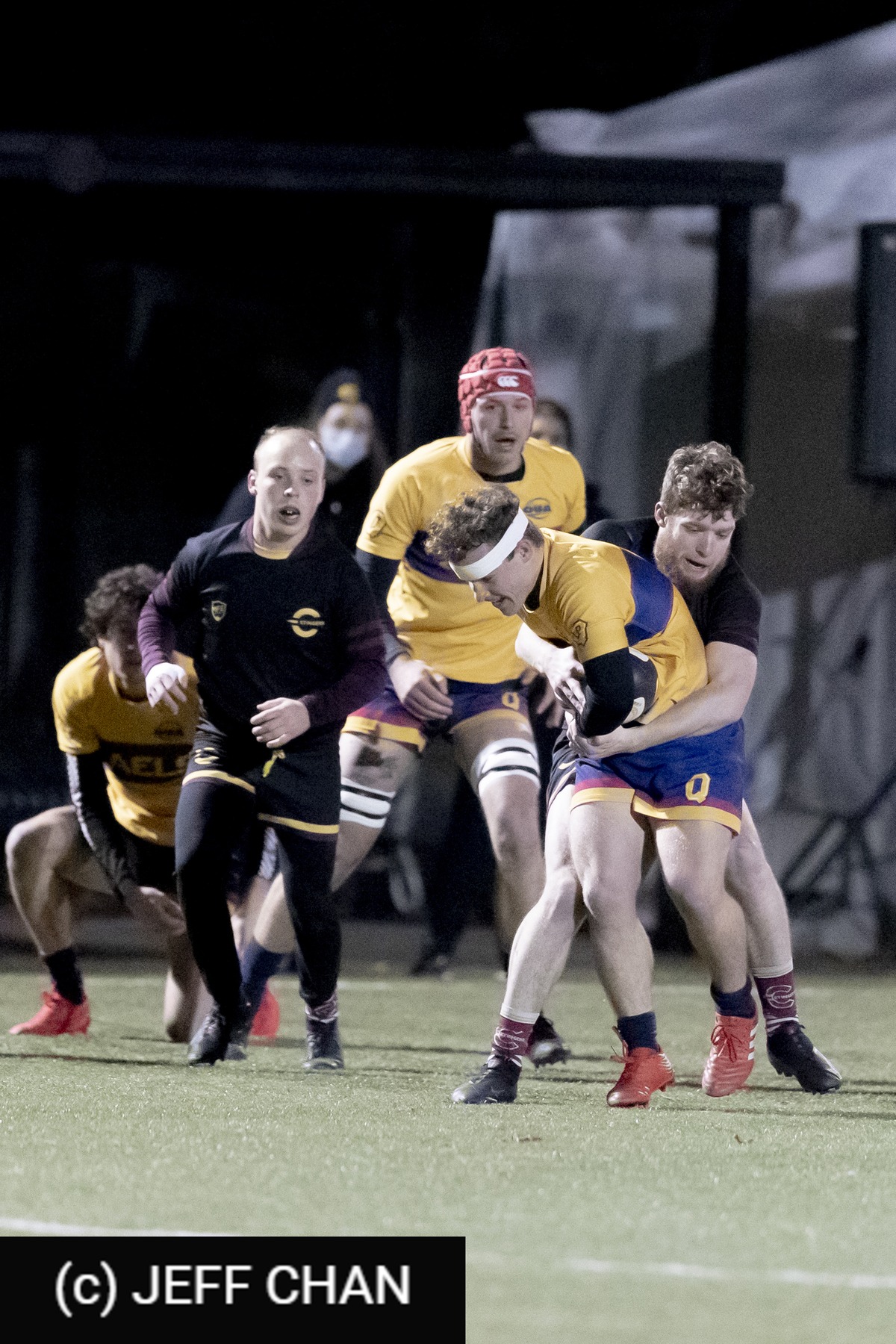 Justin SAVOIE-DAVIES - Jean-Christophe VINETTE -  Queen's University - Université Concordia - Rugby - CANUMENS 2021 - Queen's U vs Concordia U - by Jeff Chan (#CANUMENS2104) Photo by: Jeff Chan | Siuxy Sports 2021-11-24