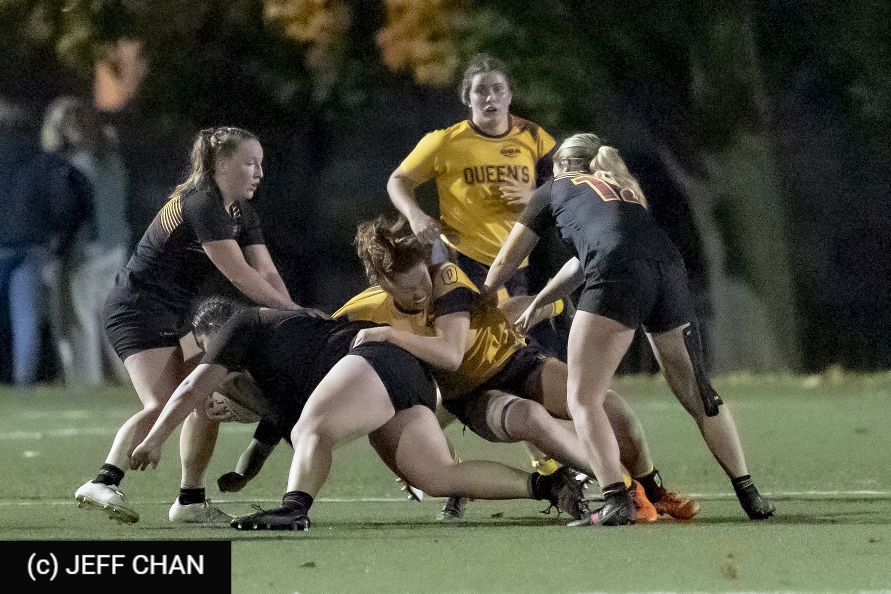  Queen's University - University of Guelph - Rugby - OUA 2023 Queen's (W) vs Guelph Final (#OUW23QWGU10) Photo by: Jeff Chan | Siuxy Sports 2023-10-27