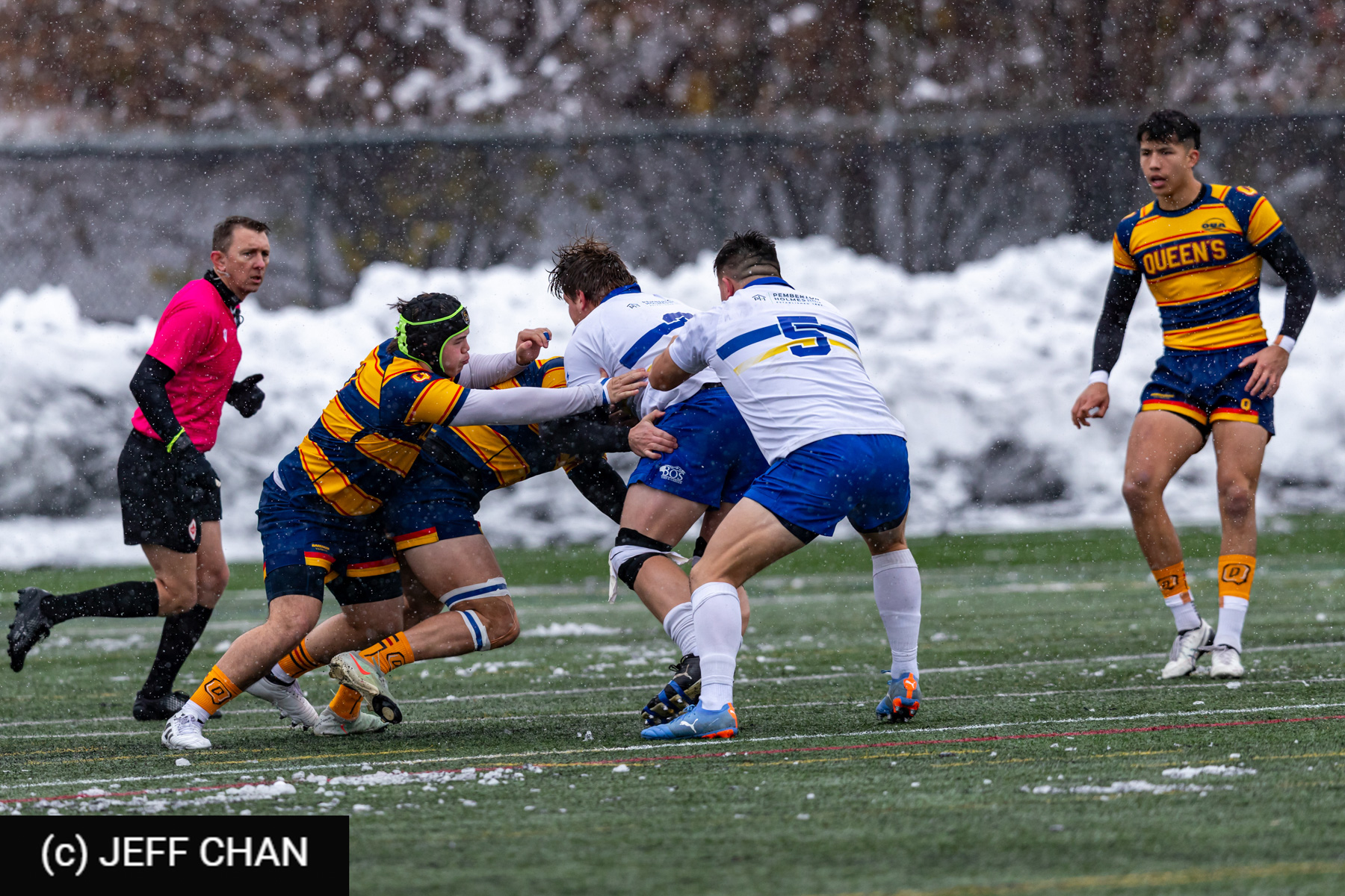 Marcus D'ACRE -  Queen's University - University of Victoria - Rugby - CANUMENS 2025 - Queen's University vs University of Victoria - Game#1 by Jeff Chan (#CANUMENS2581) Photo by: Jeff Chan | Siuxy Sports 2025-11-12