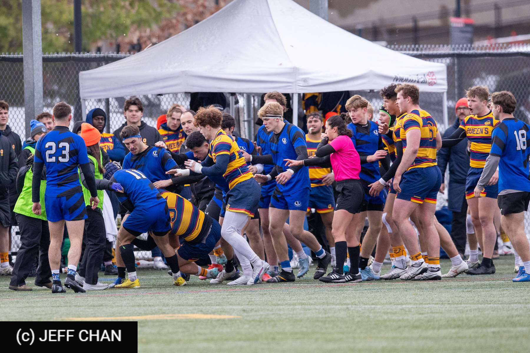  Université de Montréal - Queen's University - Rugby - CANUMENS 2025 - Université de Montréal vs Queen's University - Game#10 by Jeff Chan (#CANUMENS2560) Photo by: Jeff Chan | Siuxy Sports 2025-11-16