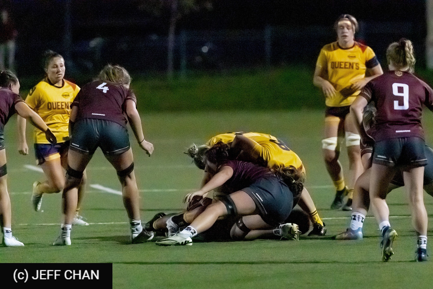  Queen's University - McMaster University - Rugby - OUA 2024 Queen's (W) vs McMaster (#OUW24QWMC10) Photo by: Jeff Chan | Siuxy Sports 2024-10-05