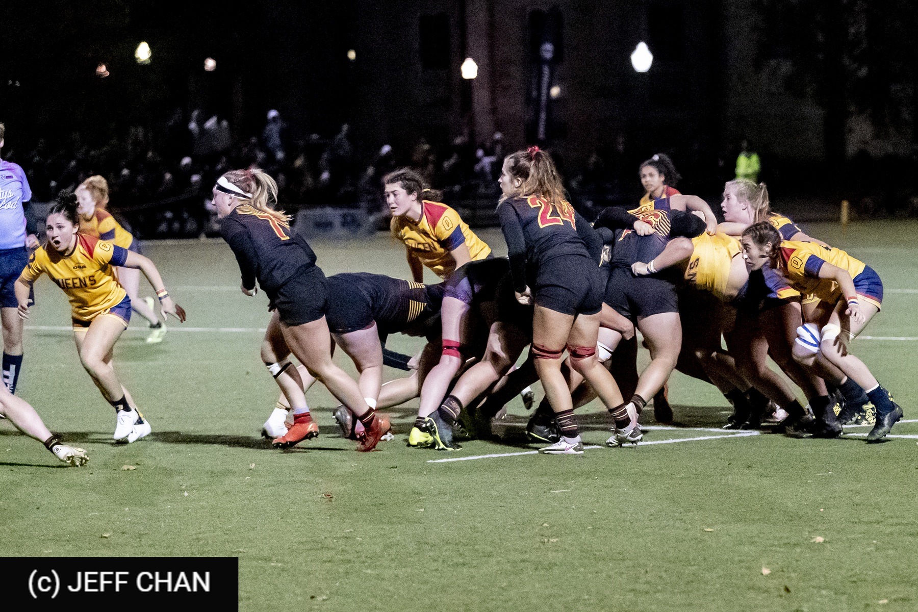  Queen's University - University of Guelph - Rugby - OUA 2022 Queen's (W) vs Guelph Champions (#OUW22QWGU10) Photo by: Jeff Chan | Siuxy Sports 2022-10-28