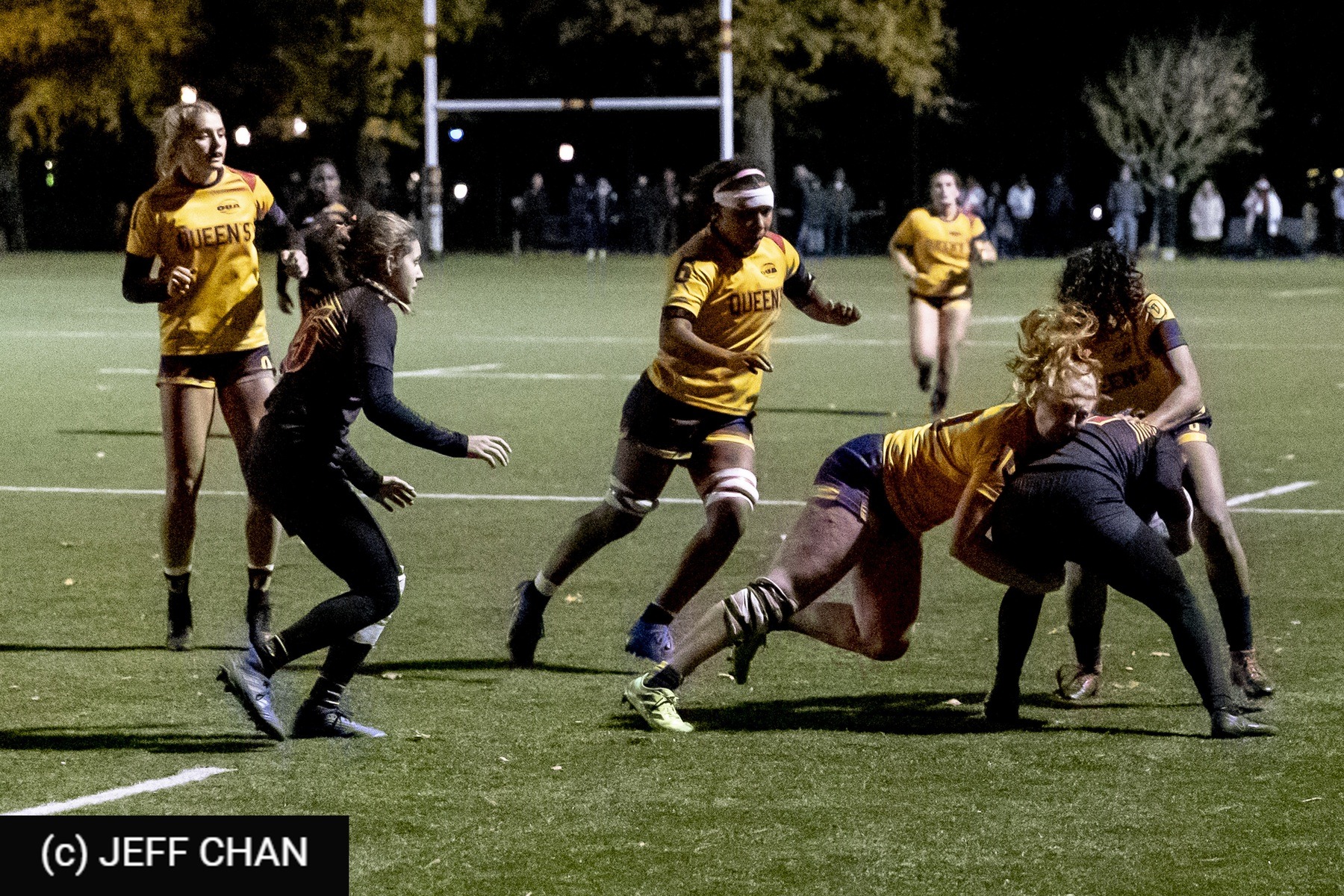  Queen's University - University of Guelph - Rugby - OUA 2022 Queen's (W) vs Guelph Champions (#OUW22QWGU10) Photo by: Jeff Chan | Siuxy Sports 2022-10-28