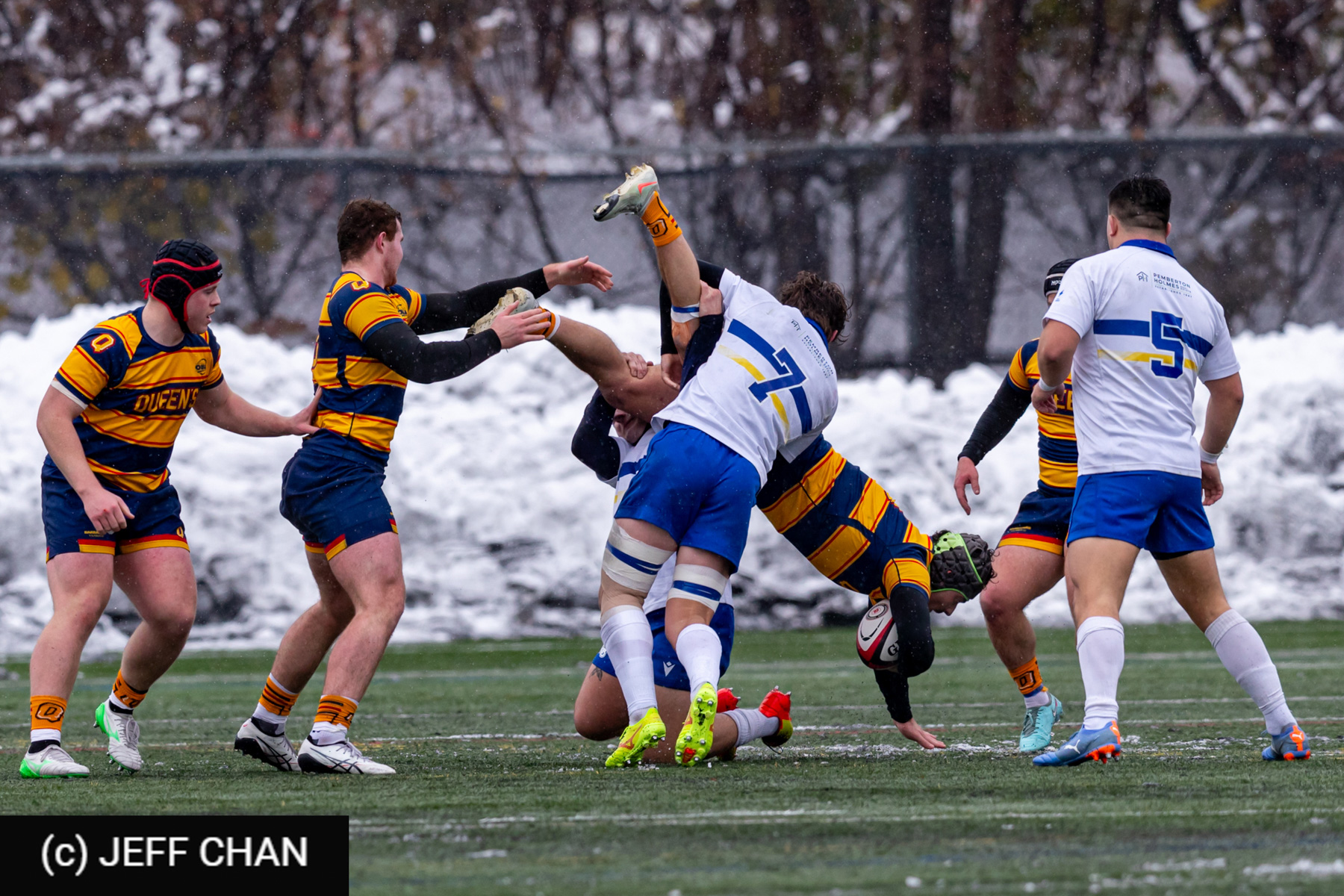  Queen's University - University of Victoria - Rugby - CANUMENS 2025 - Queen's University vs University of Victoria - Game#1 by Jeff Chan (#CANUMENS2581) Photo by: Jeff Chan | Siuxy Sports 2025-11-12