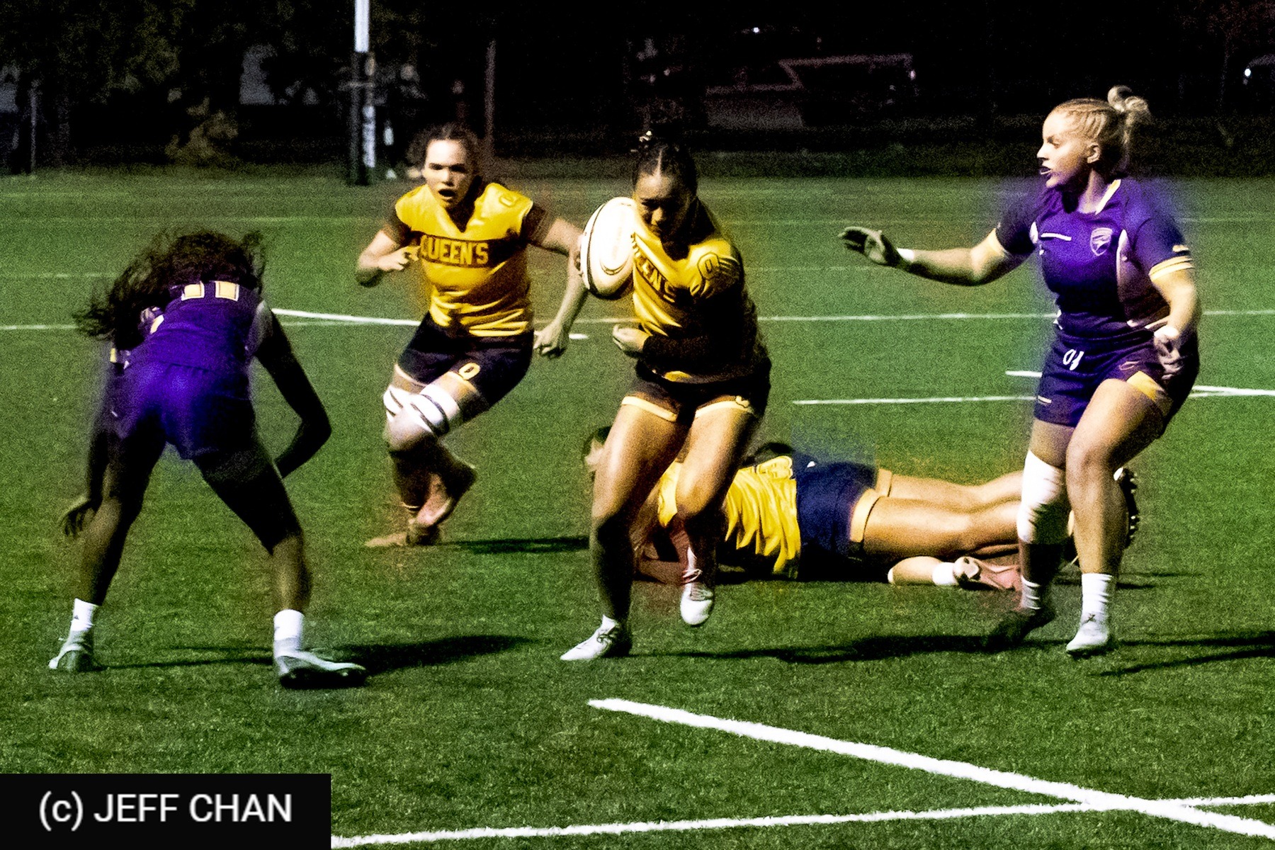  Queen's University - Wilfrid Laurier University - Rugby - OUA 2025 Queen's (W) vs Laurier (#OUW25QWLA10) Photo by: Jeff Chan | Siuxy Sports 2025-10-17