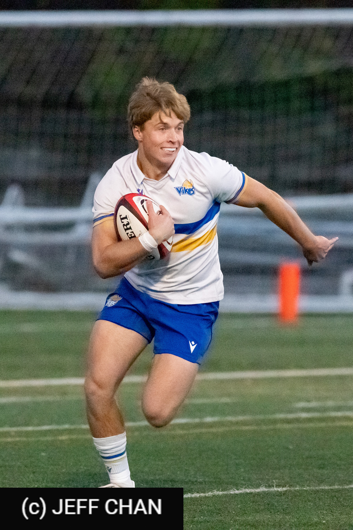 Alex GAMAGE -  Queen's University - University of Victoria - Rugby - CANUMENS 2024 - Qtr final - Queen's vs UVic by Jeff Chan (#CANUMENS2403) Photo by: Jeff Chan | Siuxy Sports 2024-11-13