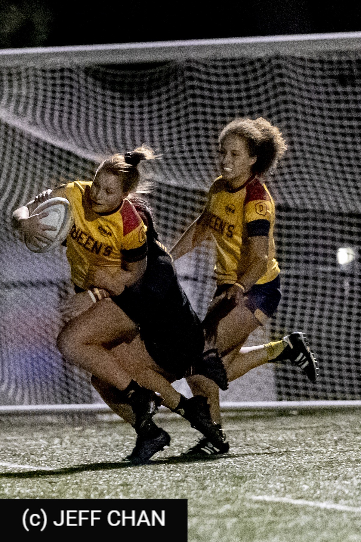  Queen's University - University of Guelph - Rugby - OUA 2022 Queen's (W) vs Guelph Champions (#OUW22QWGU10) Photo by: Jeff Chan | Siuxy Sports 2022-10-28