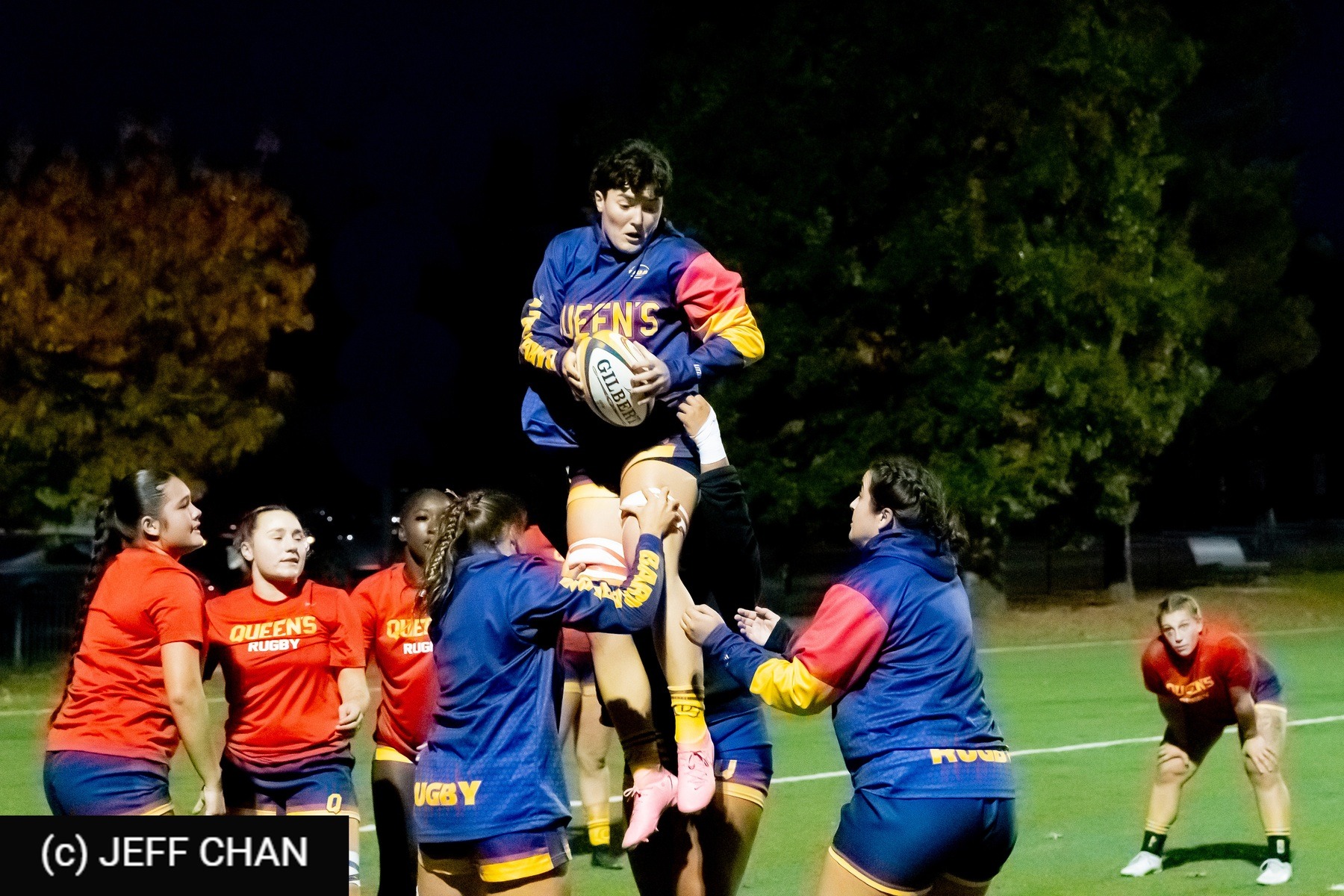  Queen's University - University of Guelph - Rugby - OUA 2024 Queen's (W) vs Guelph (#OUW24QWGU10) Photo by: Jeff Chan | Siuxy Sports 2024-10-25