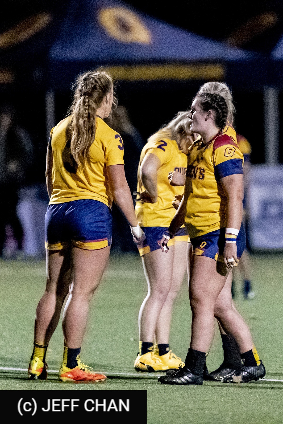  Queen's University - University of Guelph - Rugby - OUA 2022 Queen's (W) vs Guelph Champions (#OUW22QWGU10) Photo by: Jeff Chan | Siuxy Sports 2022-10-28