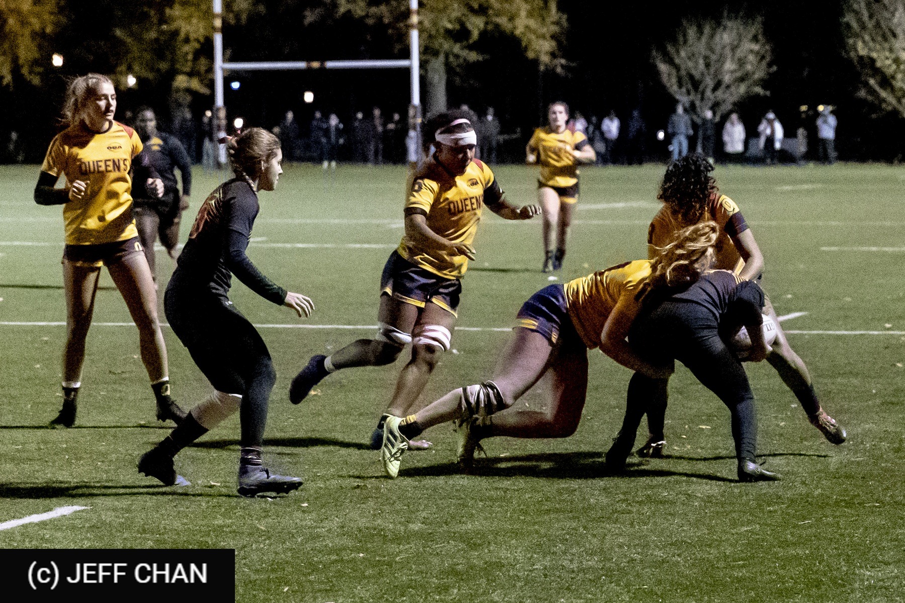  Queen's University - University of Guelph - Rugby - OUA 2022 Queen's (W) vs Guelph Champions (#OUW22QWGU10) Photo by: Jeff Chan | Siuxy Sports 2022-10-28