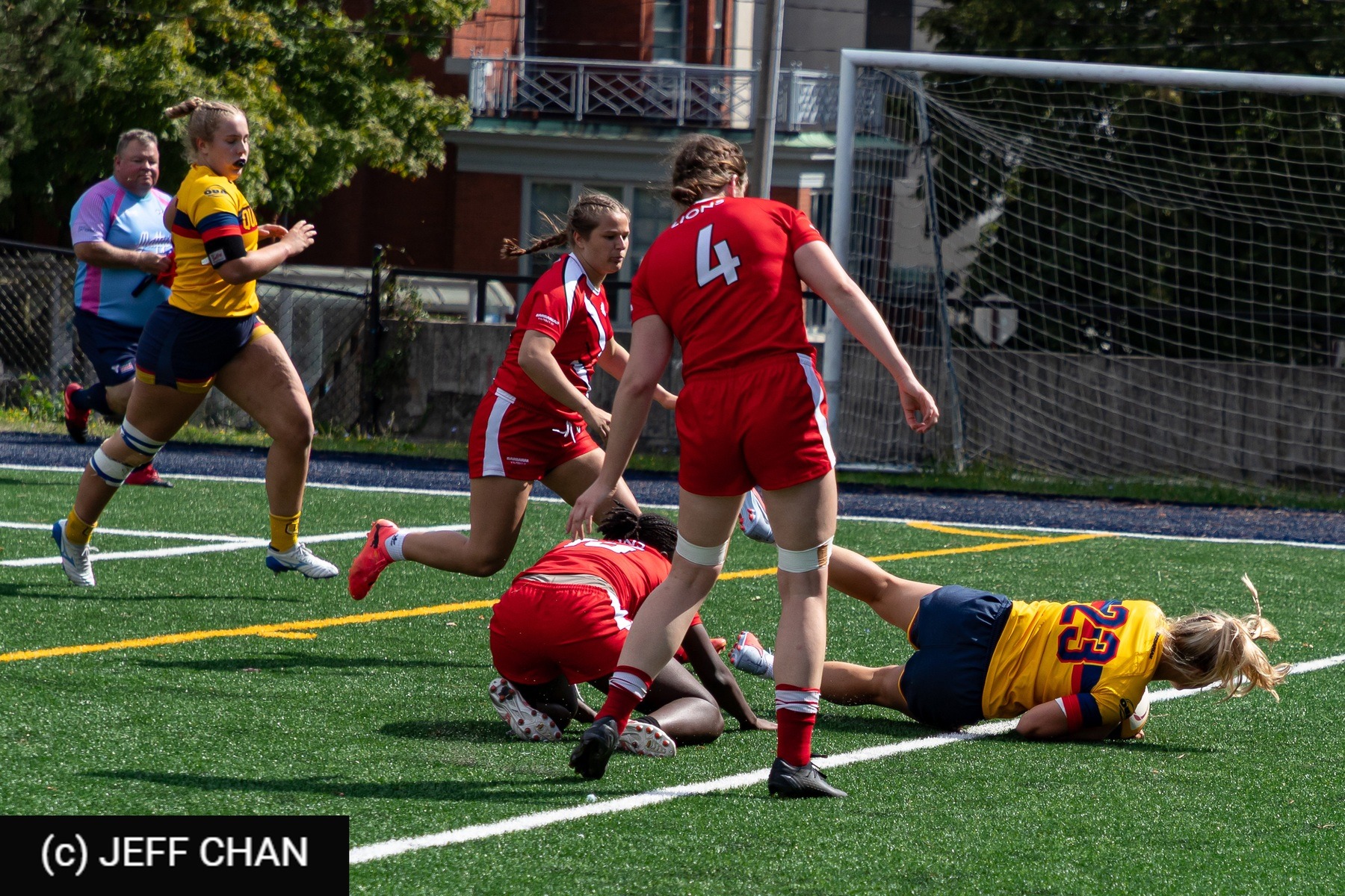  Queen's University - York University - Rugby - OUA 2025 Queen's (W) vs York (#OUW25QWYO09) Photo by: Jeff Chan | Siuxy Sports 2025-09-06