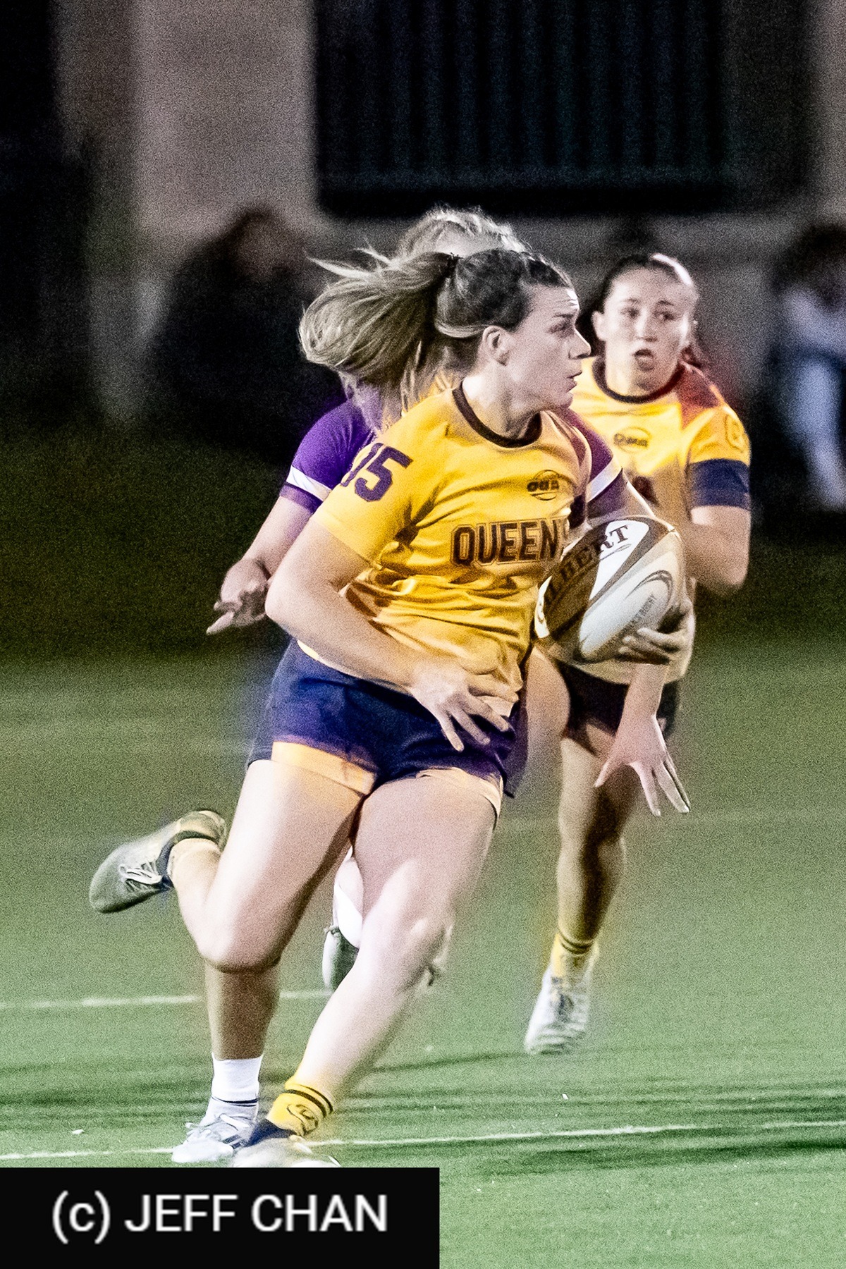  Queen's University - University of Western Ontario - Rugby - OUA 2024 Queen's (W) vs Western (#OUW24QWWE10) Photo by: Jeff Chan | Siuxy Sports 2024-10-18